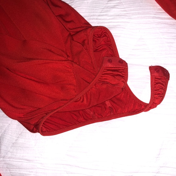 Bebe Silk red bodysuit with cold shoulder sleeves - Picture 5 of 6